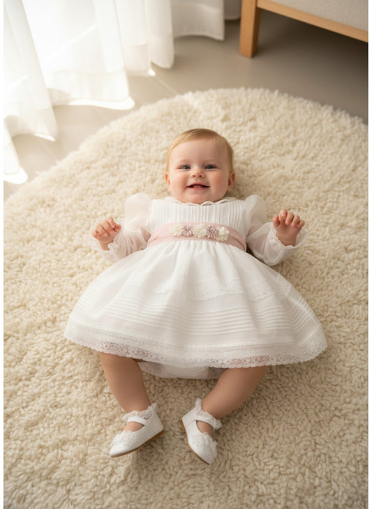 Vestido organza beig con fajin tul rosa