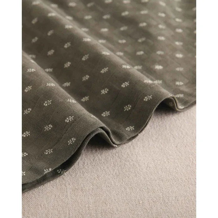 Vestido verde con hojitas y ganchillo beig - PARDALETS